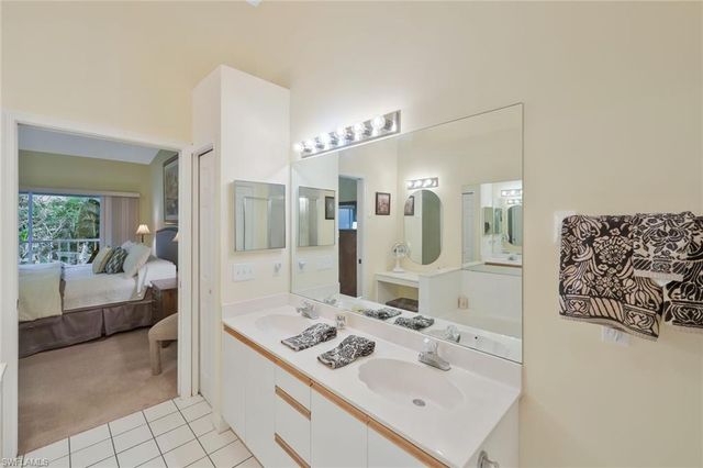 2305 Hidden Lake DR # 3704, Naples, FL 34112