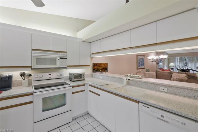 2305 Hidden Lake DR # 3704, Naples, FL 34112