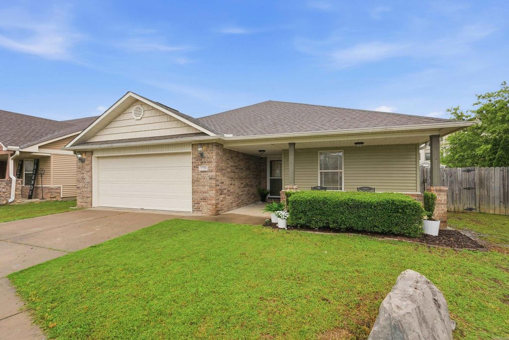 1720 Beautyberry Drive, Conway, AR 72032