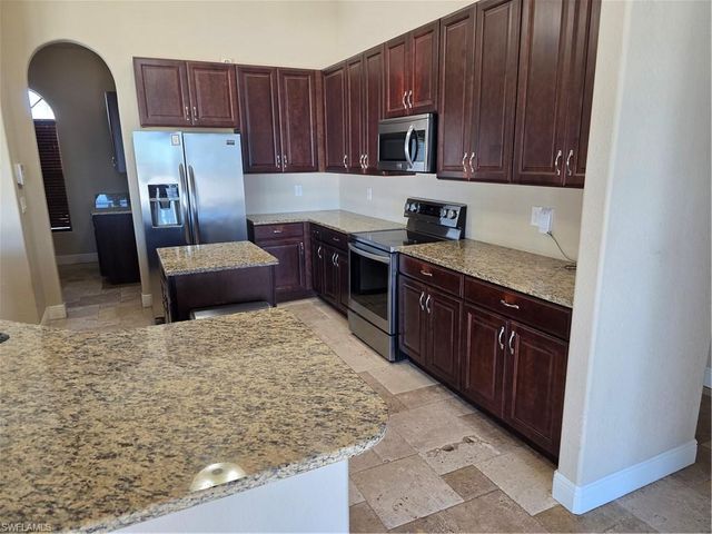 2406 Kismet Lakes LN, Cape Coral, FL 33993