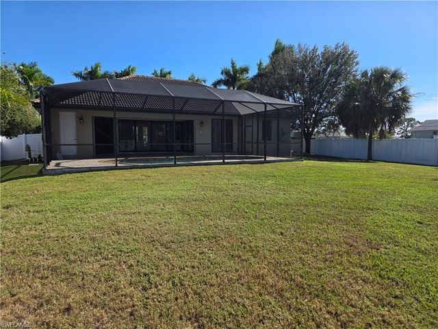2406 Kismet Lakes LN, Cape Coral, FL 33993