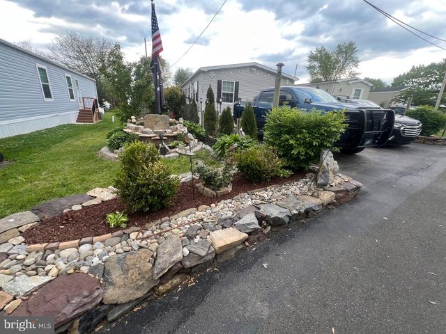 5232 ROSEBERRY DR, Doylestown, PA 18902