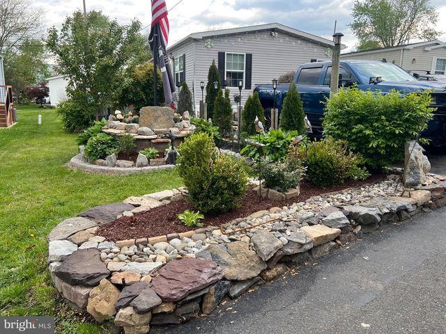 5232 ROSEBERRY DR, Doylestown, PA 18902