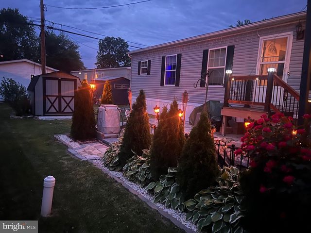 5232 ROSEBERRY DR, Doylestown, PA 18902