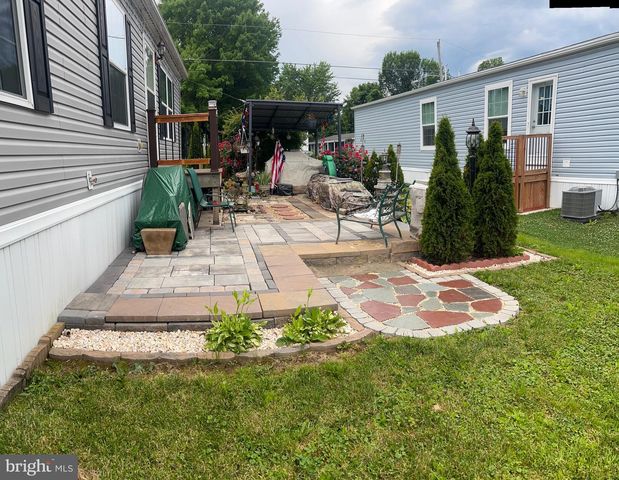 5232 ROSEBERRY DR, Doylestown, PA 18902