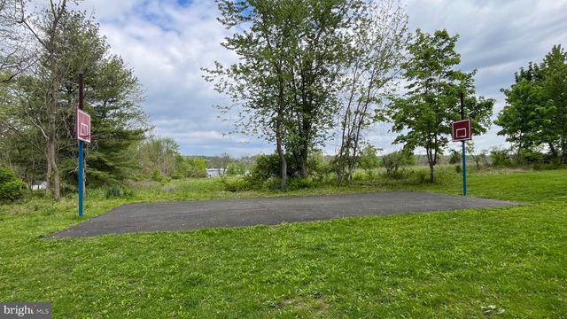 5232 ROSEBERRY DR, Doylestown, PA 18902