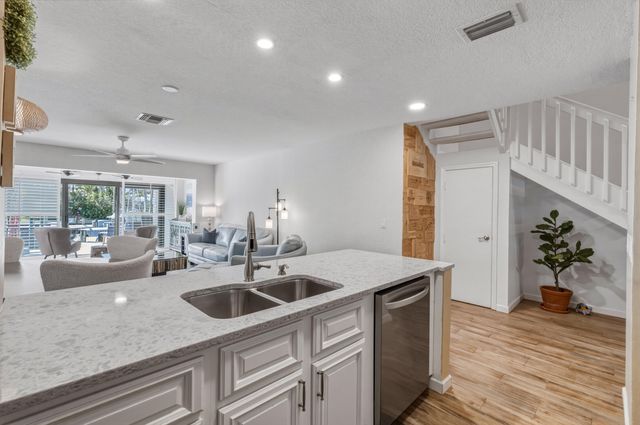 2359 Treasure Isle Drive 34, Palm Beach Gardens, FL 33410