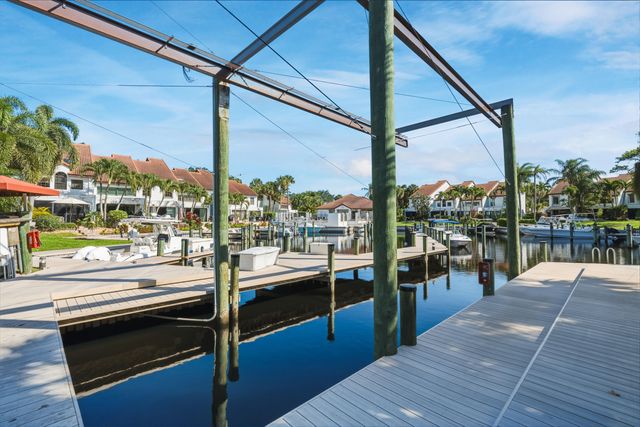 2359 Treasure Isle Drive 34, Palm Beach Gardens, FL 33410