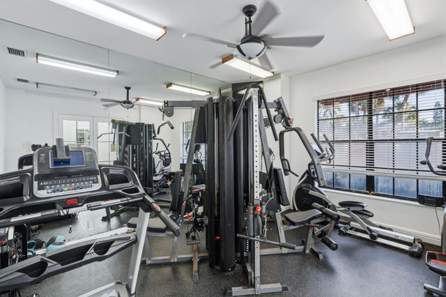 2359 Treasure Isle Drive 34, Palm Beach Gardens, FL 33410