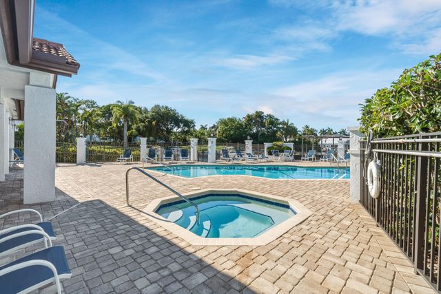 2359 Treasure Isle Drive 34, Palm Beach Gardens, FL 33410