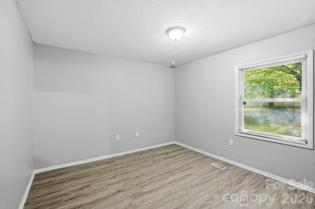 1501 Whisnant Street, Charlotte, NC 28206