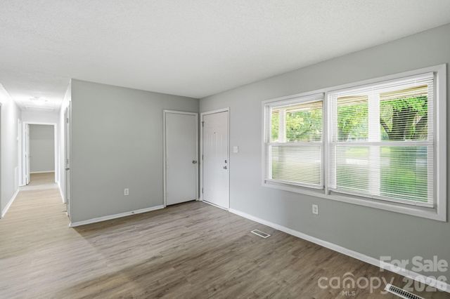 1501 Whisnant Street, Charlotte, NC 28206