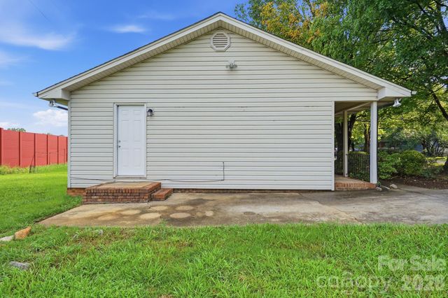 1501 Whisnant Street, Charlotte, NC 28206