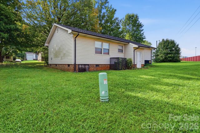 1501 Whisnant Street, Charlotte, NC 28206