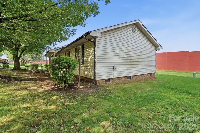 1501 Whisnant Street, Charlotte, NC 28206
