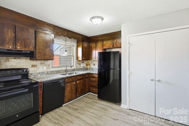 1501 Whisnant Street, Charlotte, NC 28206