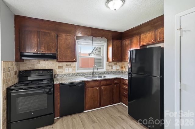 1501 Whisnant Street, Charlotte, NC 28206