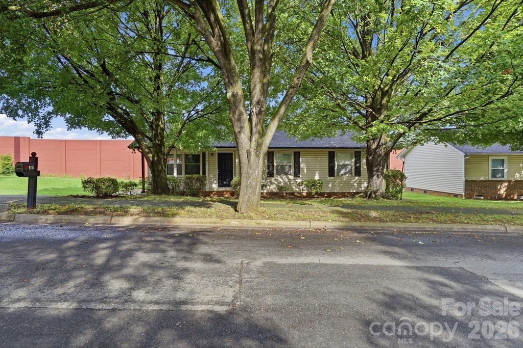 1501 Whisnant Street, Charlotte, NC 28206