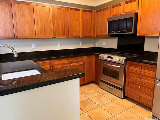 92-1079 Koio Drive M25-6, Kapolei, HI 96707