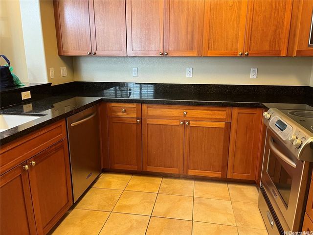 92-1079 Koio Drive M25-6, Kapolei, HI 96707