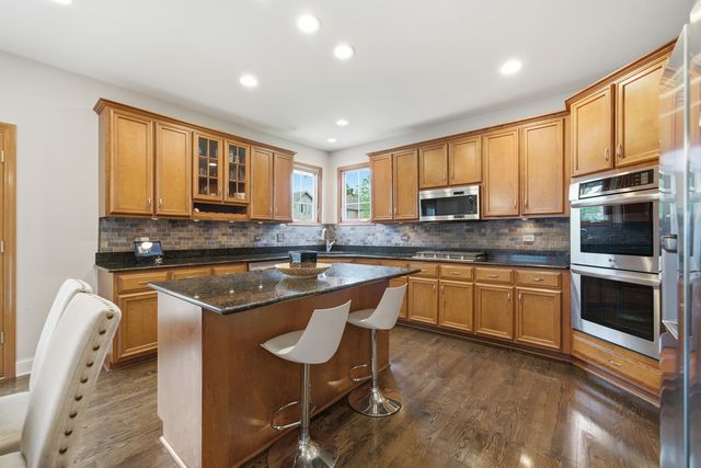 3423 Goldfinch Drive, Naperville, IL 60564