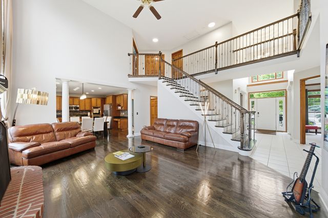 3423 Goldfinch Drive, Naperville, IL 60564