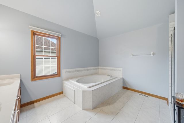 3423 Goldfinch Drive, Naperville, IL 60564