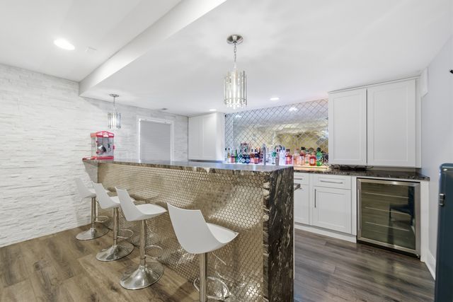 3423 Goldfinch Drive, Naperville, IL 60564
