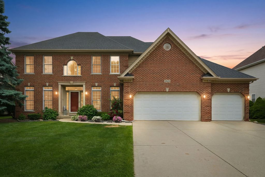 3423 Goldfinch Drive, Naperville, IL 60564