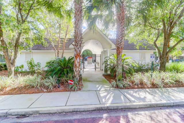 7921 Shadow Oak Drive, North Charleston, SC 29406