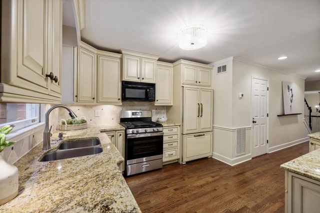 2201 Defoors Mill Drive NW, Atlanta, GA 30318