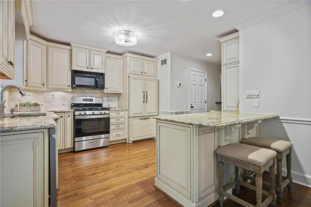 2201 Defoors Mill Drive NW, Atlanta, GA 30318