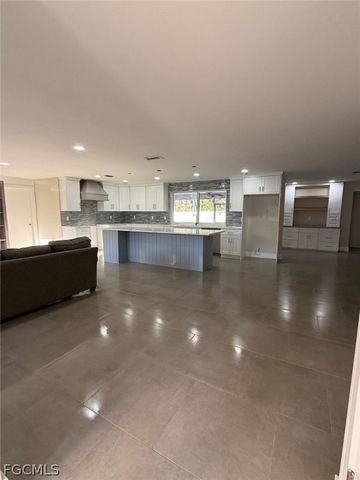 14821 Martin DR, Fort Myers, FL 33908