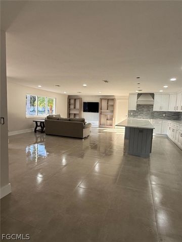 14821 Martin DR, Fort Myers, FL 33908