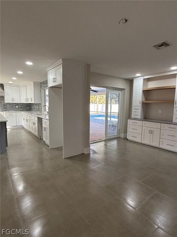 14821 Martin DR, Fort Myers, FL 33908