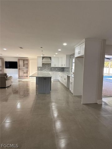 14821 Martin DR, Fort Myers, FL 33908