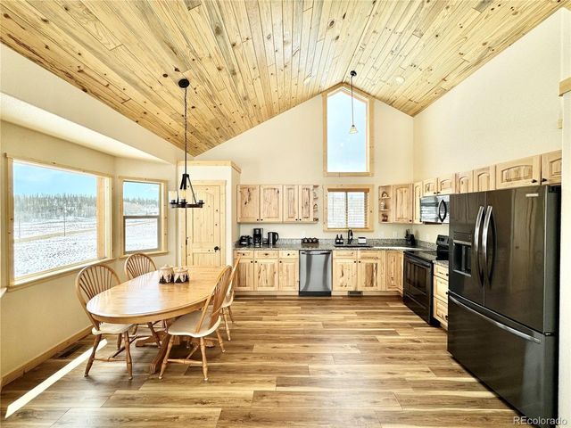 663 Arrowhead Dr, Jefferson, CO 80456