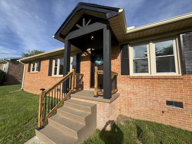 129 Terry Ave, Fayetteville, TN 37334