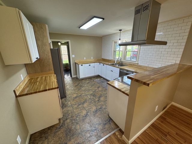 129 Terry Ave, Fayetteville, TN 37334
