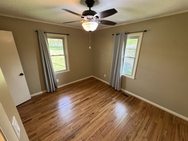 129 Terry Ave, Fayetteville, TN 37334
