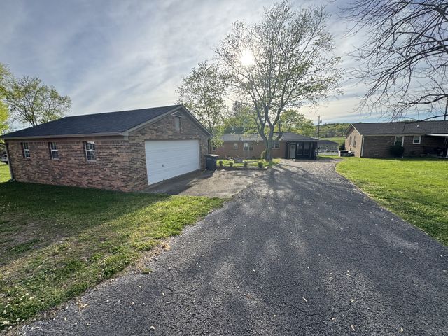 129 Terry Ave, Fayetteville, TN 37334