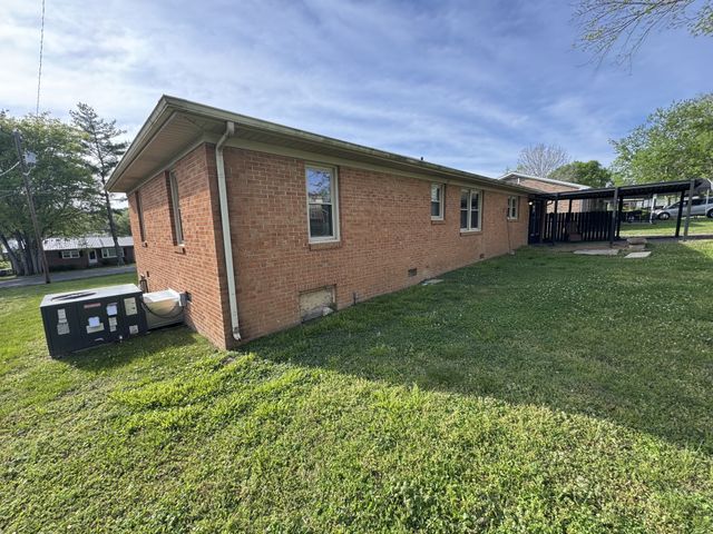 129 Terry Ave, Fayetteville, TN 37334