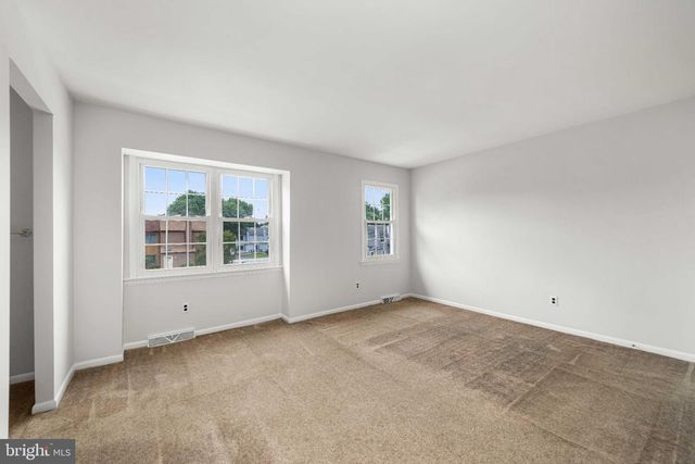 132 E GREEN VALLEY CIR, Newark, DE 19711