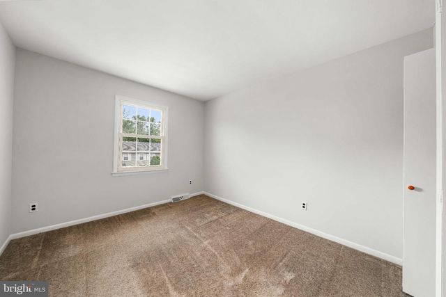 132 E GREEN VALLEY CIR, Newark, DE 19711