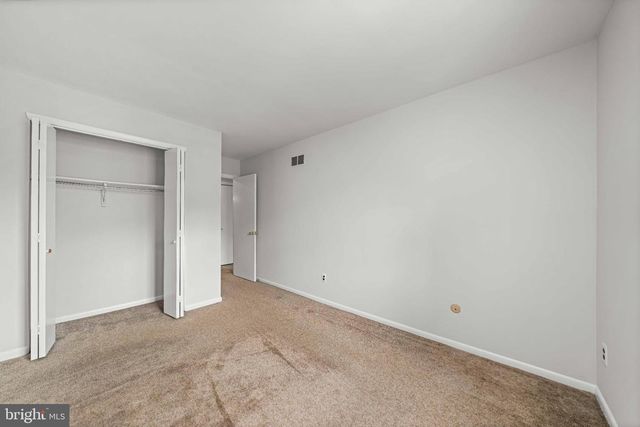132 E GREEN VALLEY CIR, Newark, DE 19711