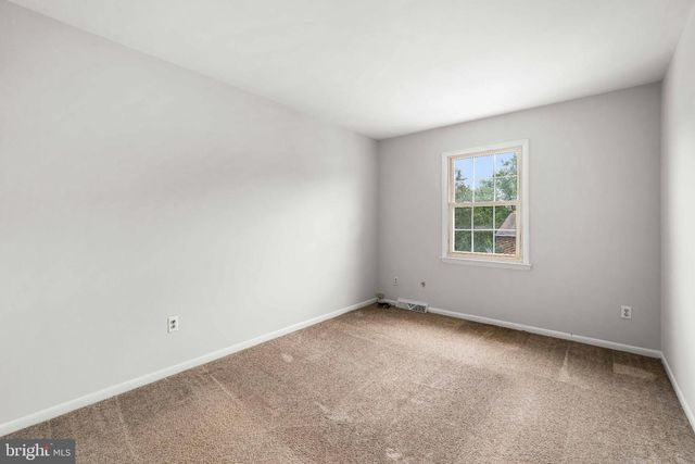 132 E GREEN VALLEY CIR, Newark, DE 19711