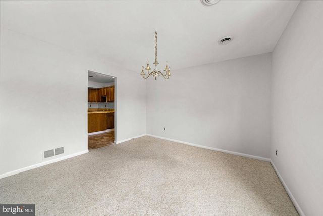 132 E GREEN VALLEY CIR, Newark, DE 19711