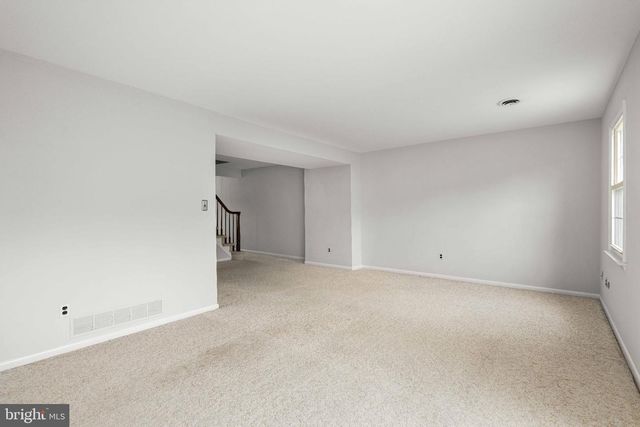 132 E GREEN VALLEY CIR, Newark, DE 19711