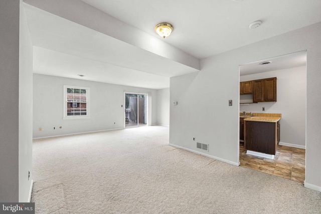 132 E GREEN VALLEY CIR, Newark, DE 19711