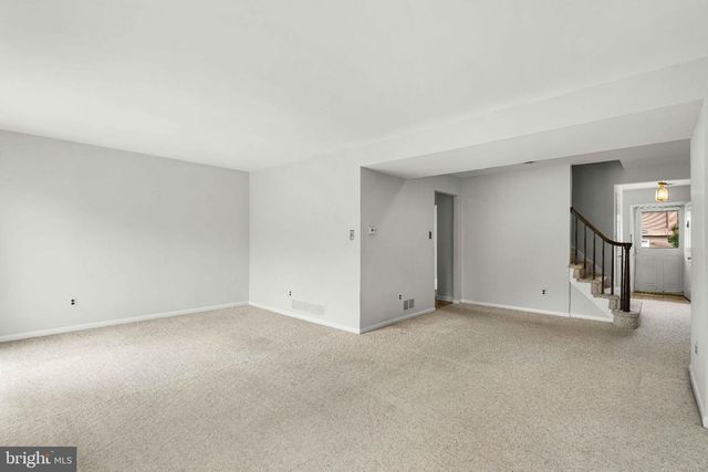 132 E GREEN VALLEY CIR, Newark, DE 19711